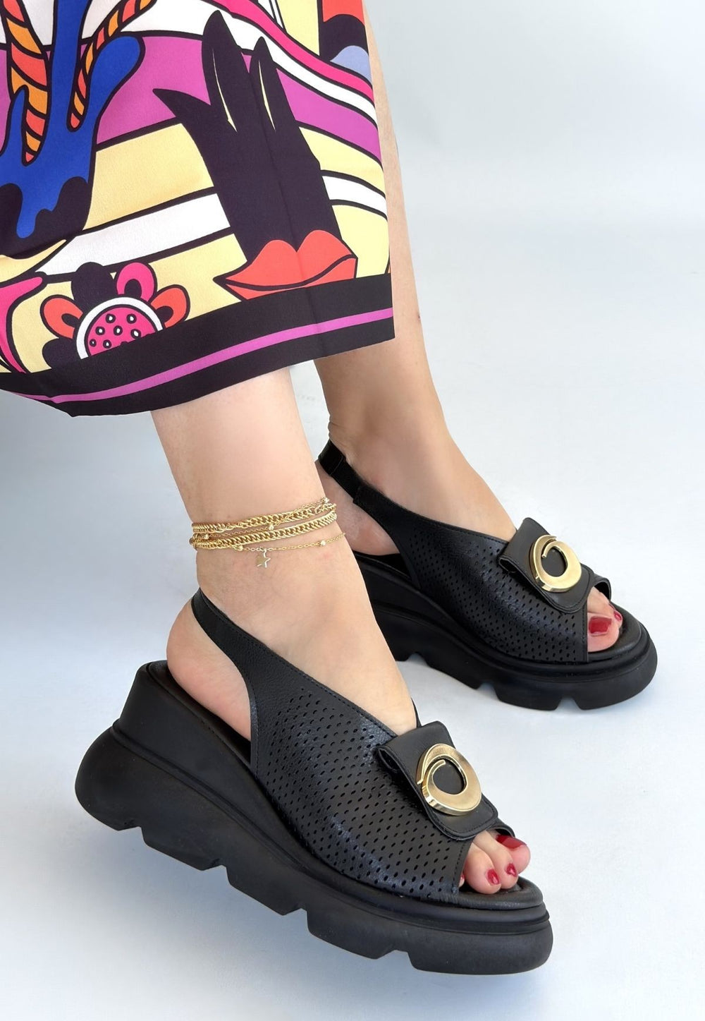Gwon Siyah Cilt Dolgu Topuk Sandalet